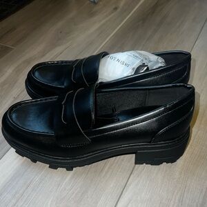 Unisa loafers 7.5